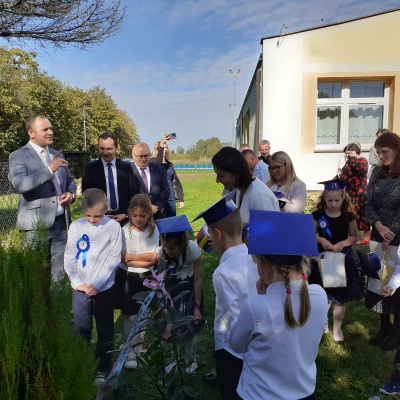 Ursynów. Uroczyste ślubowanie i pasowanie na ucznia